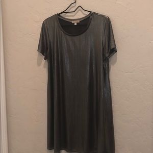 Gianni Bini short sleeve silver dress